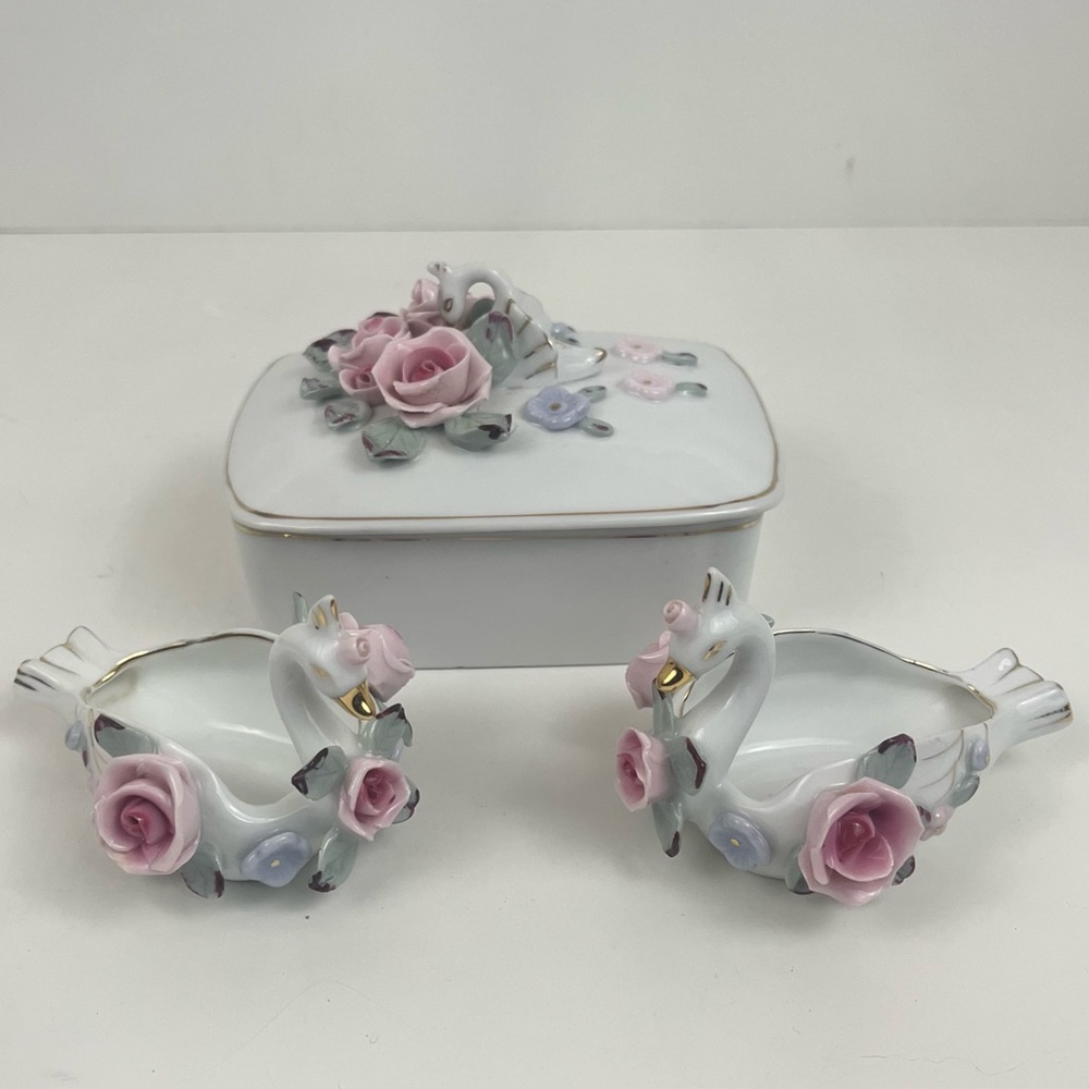 Vintage Lefton Pink Roses Golden Trim Swan Trinket Box & Trinket Dish Piece Set